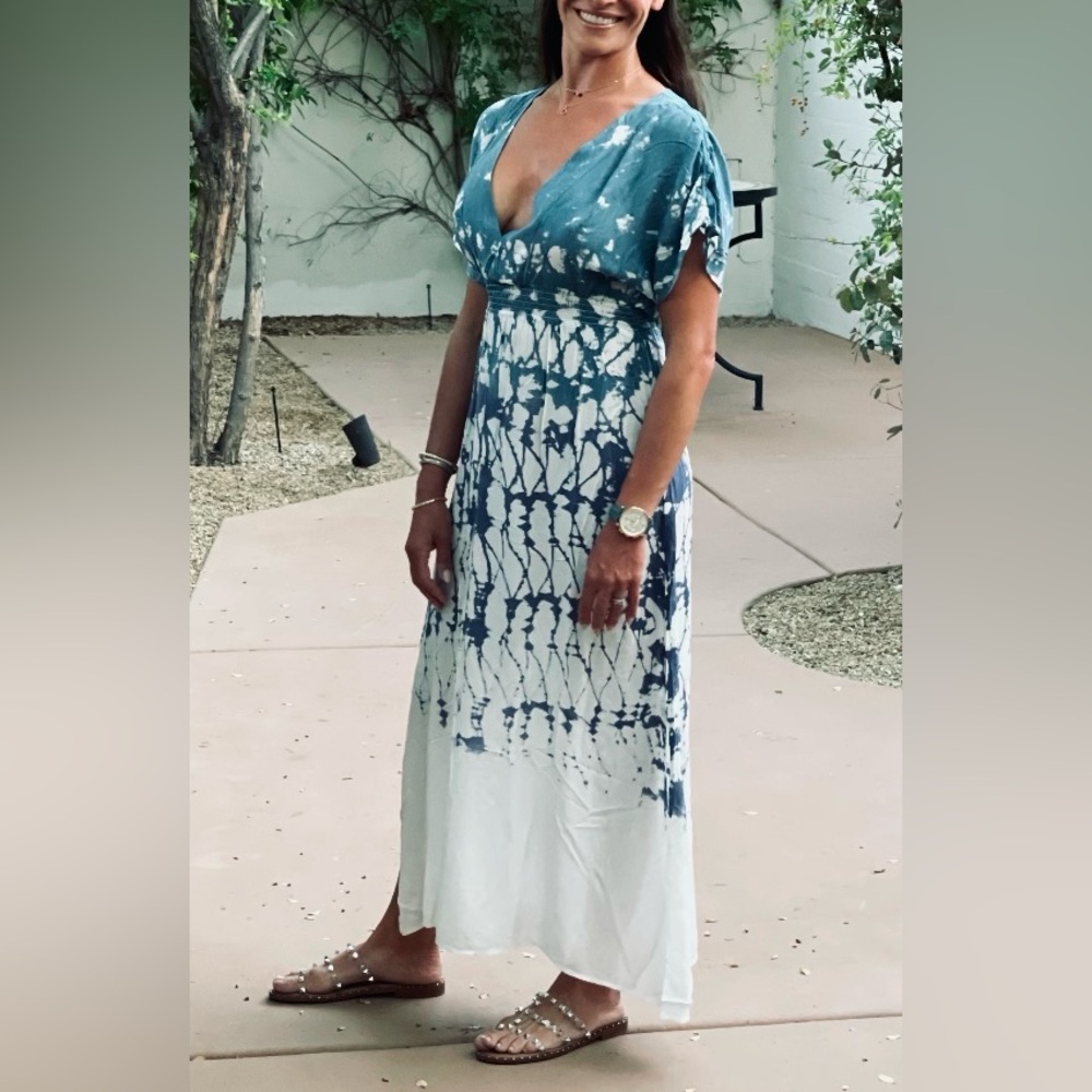NWOT - Surf Gypsy Blue and White Tie-Dye Maxi Dress - Size M